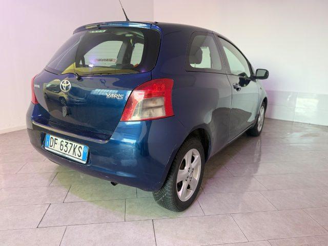 TOYOTA Yaris 1.0 3 porte Sol