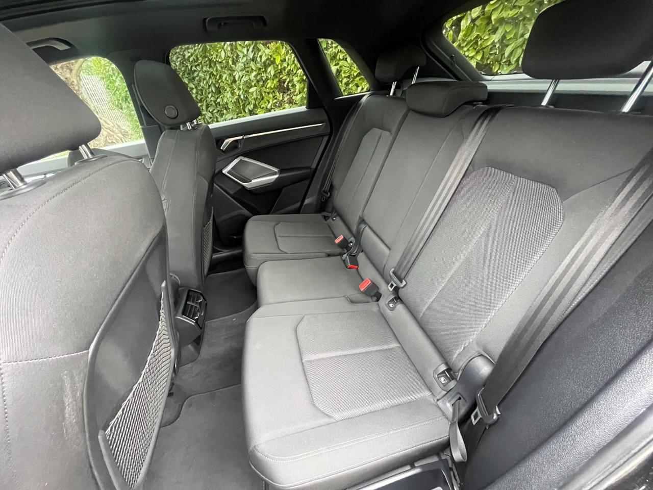 Audi Q3 35 2.0 tdi Business Advanced s-tronic