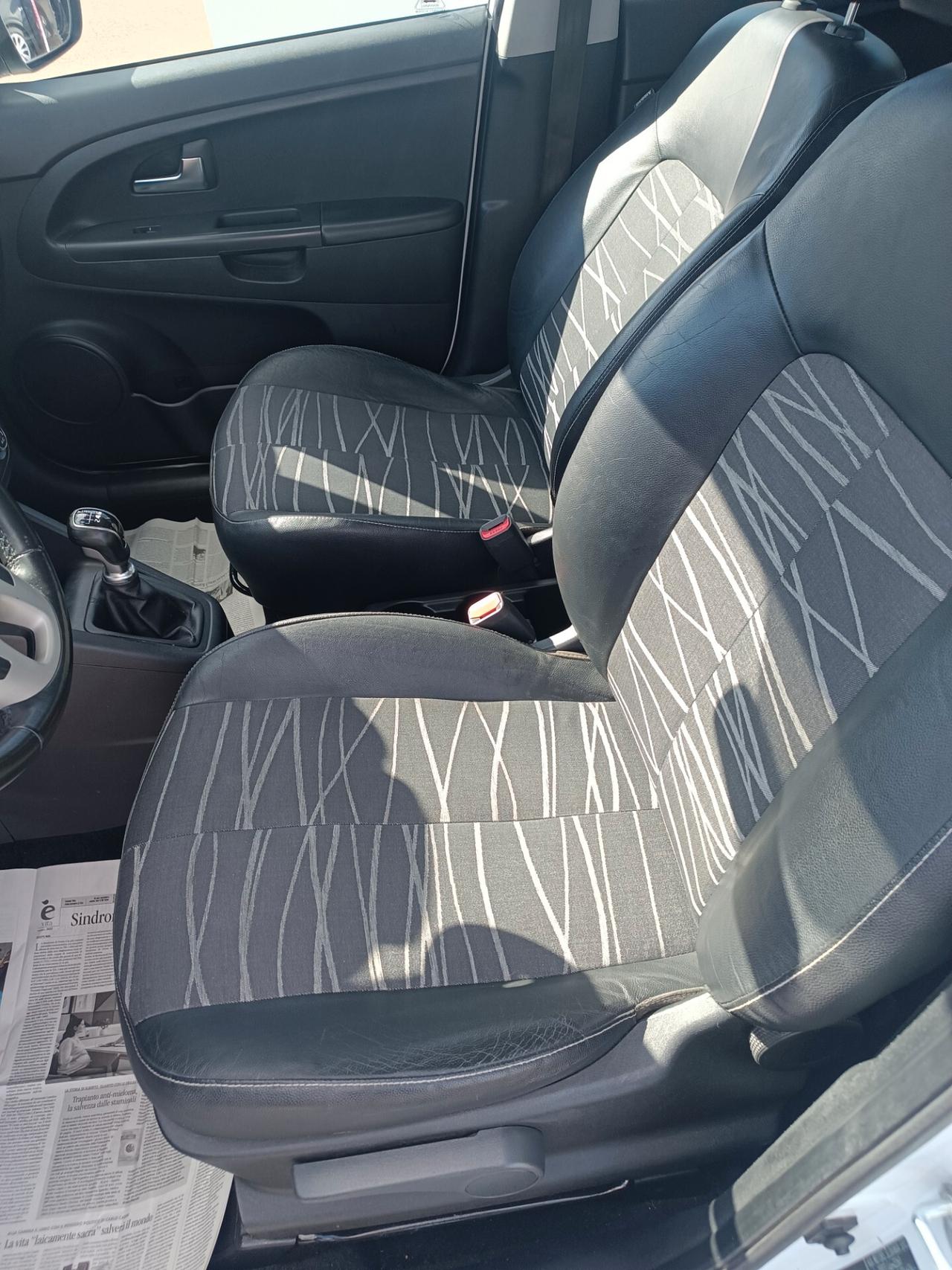 Kia Venga 1.4 CRDi 90CV COOL TETTO NAVI CAMERA