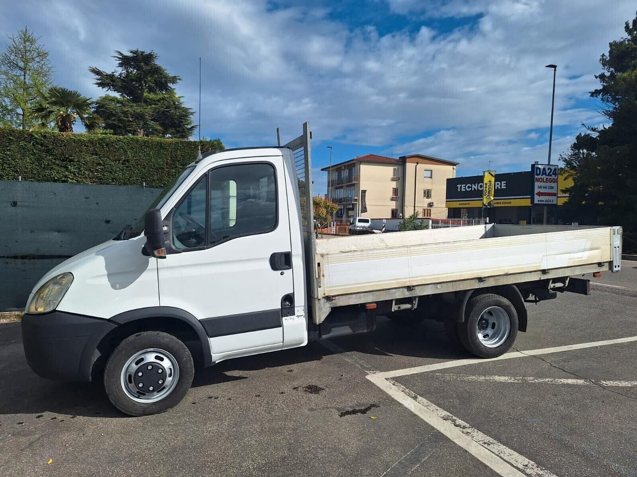 Iveco daily 3.0diesel Cassone fisso Gancio