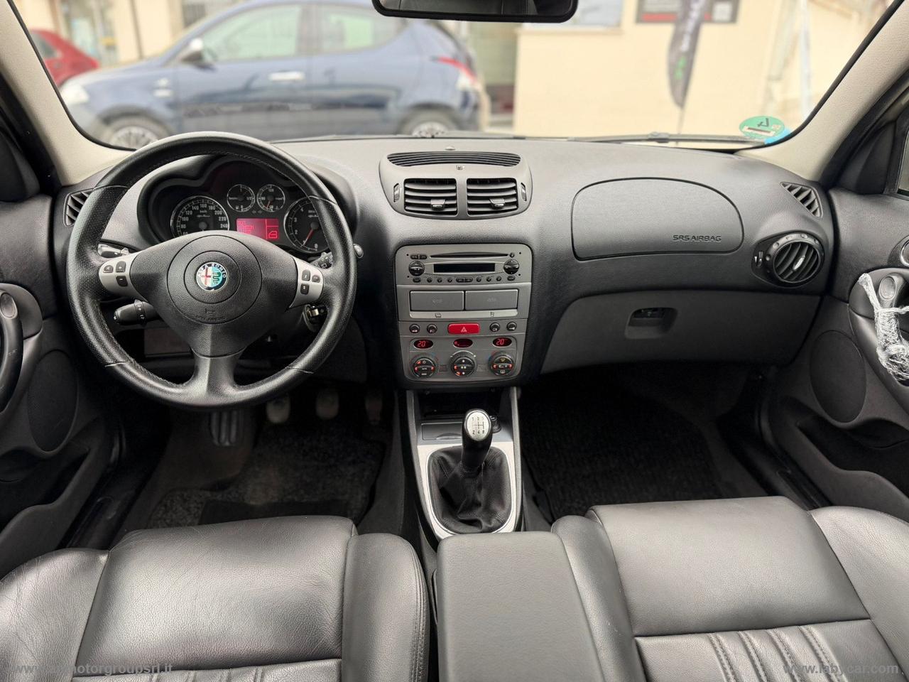 ALFA ROMEO 147 1.6 TS 105CV 5p. Distinctive