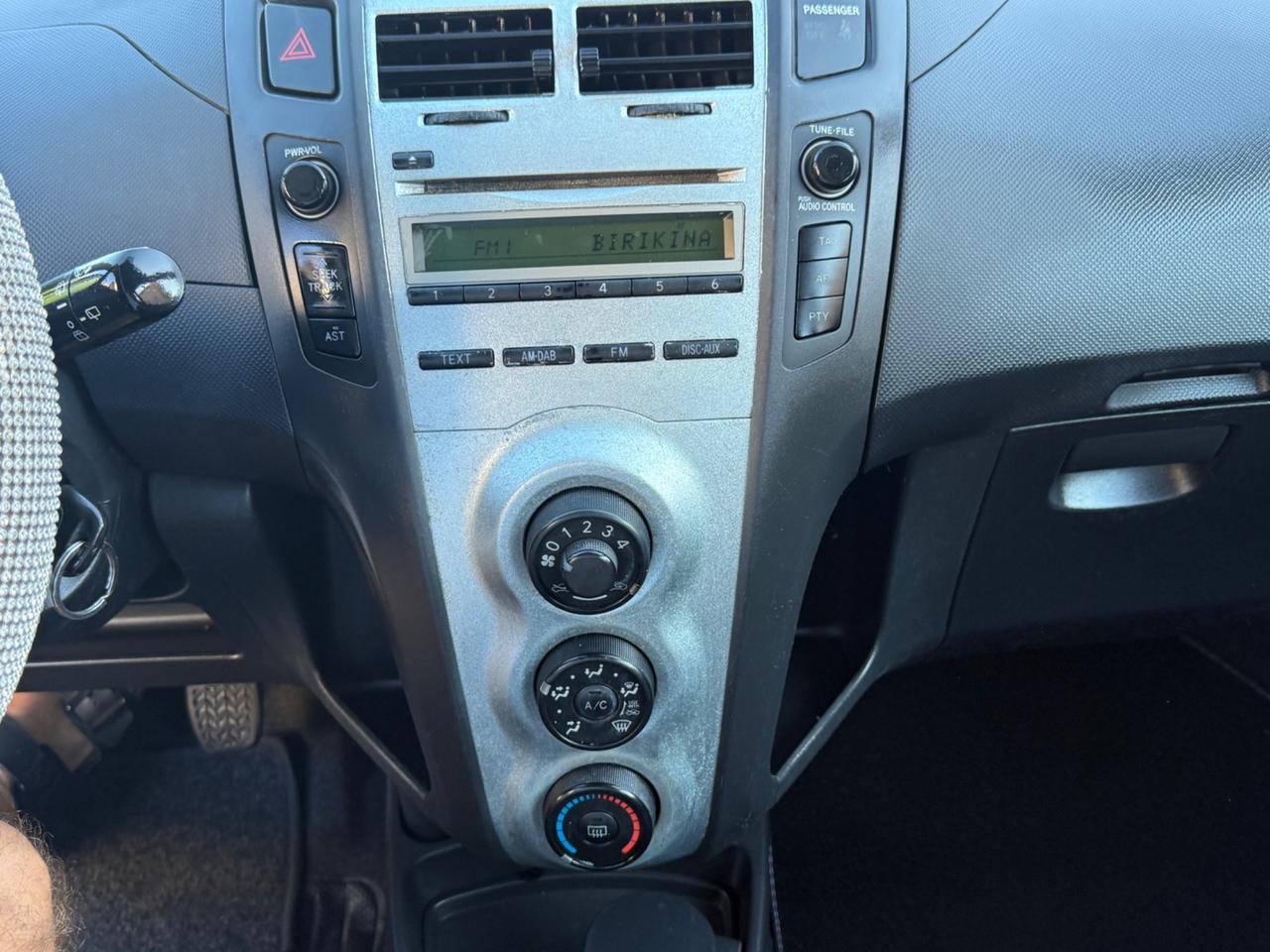 Toyota Yaris 1.0 5 porte Sol 140.000 km