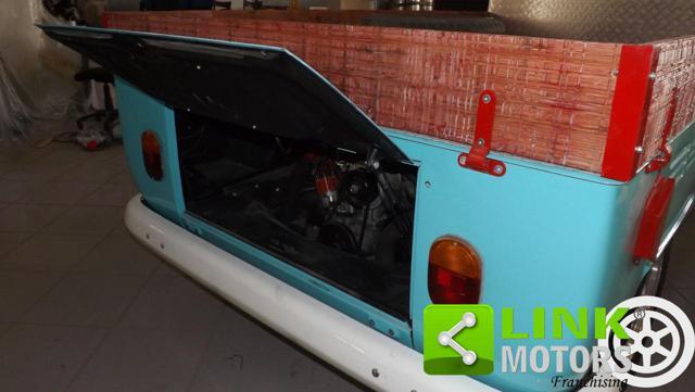 VOLKSWAGEN T2 26B1 con cassone completamente restaurato