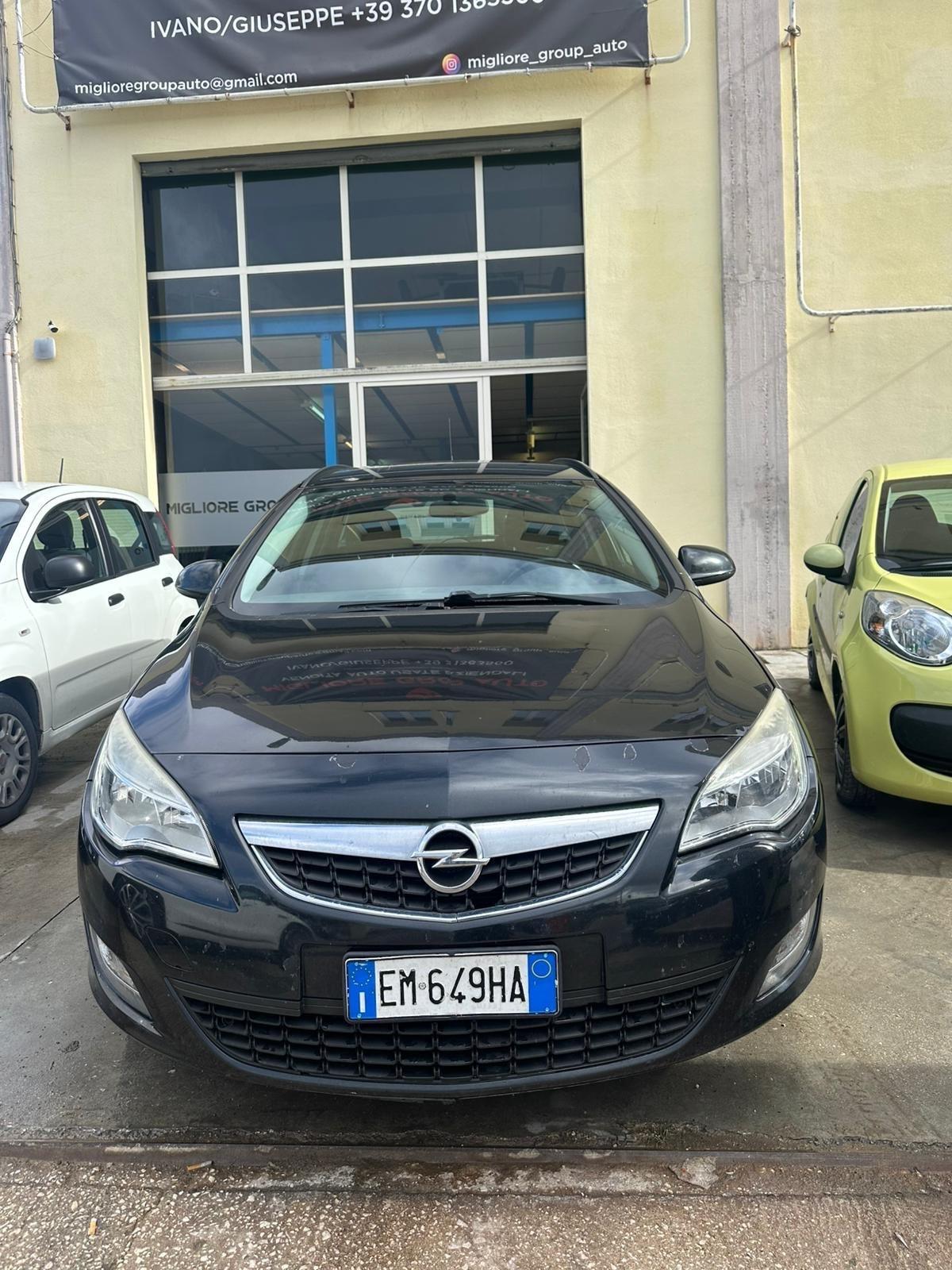 Opel Astra 1.7 diesel 2012 station wagon