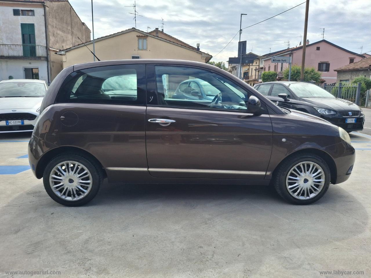 LANCIA Ypsilon 1.2 69 CV Platinum