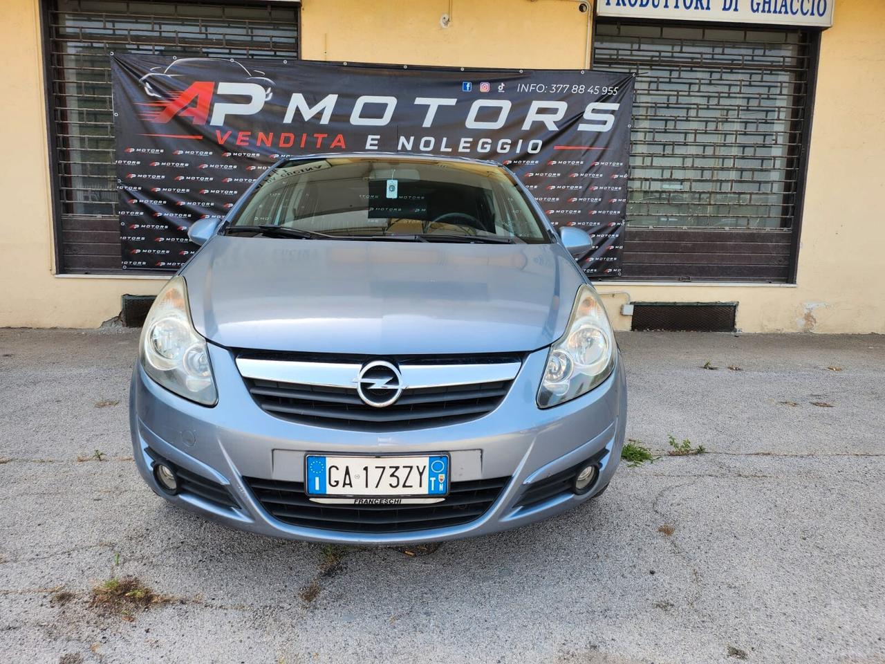 Opel Corsa 1.2 5 porte Cosmo