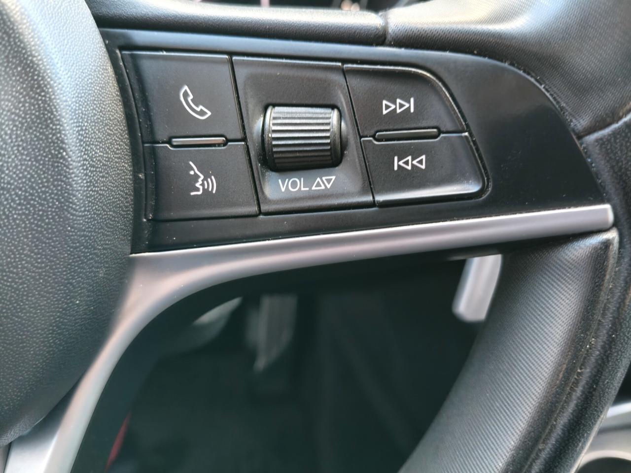 Alfa Romeo Giulia 2.0 Turbo 280 CV AT8 AWD Q4 Veloce