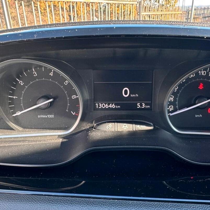 PEUGEOT 208 1.2 VTi 82CV 5p Allure 11/2013