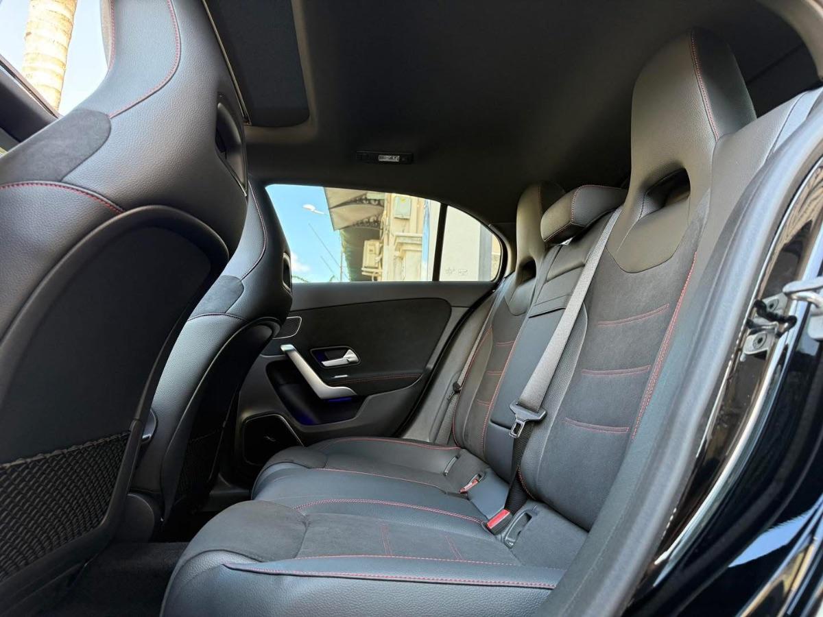 New Mercedes-Benz Classe A 200d Premium AMG Night Editon 150CV