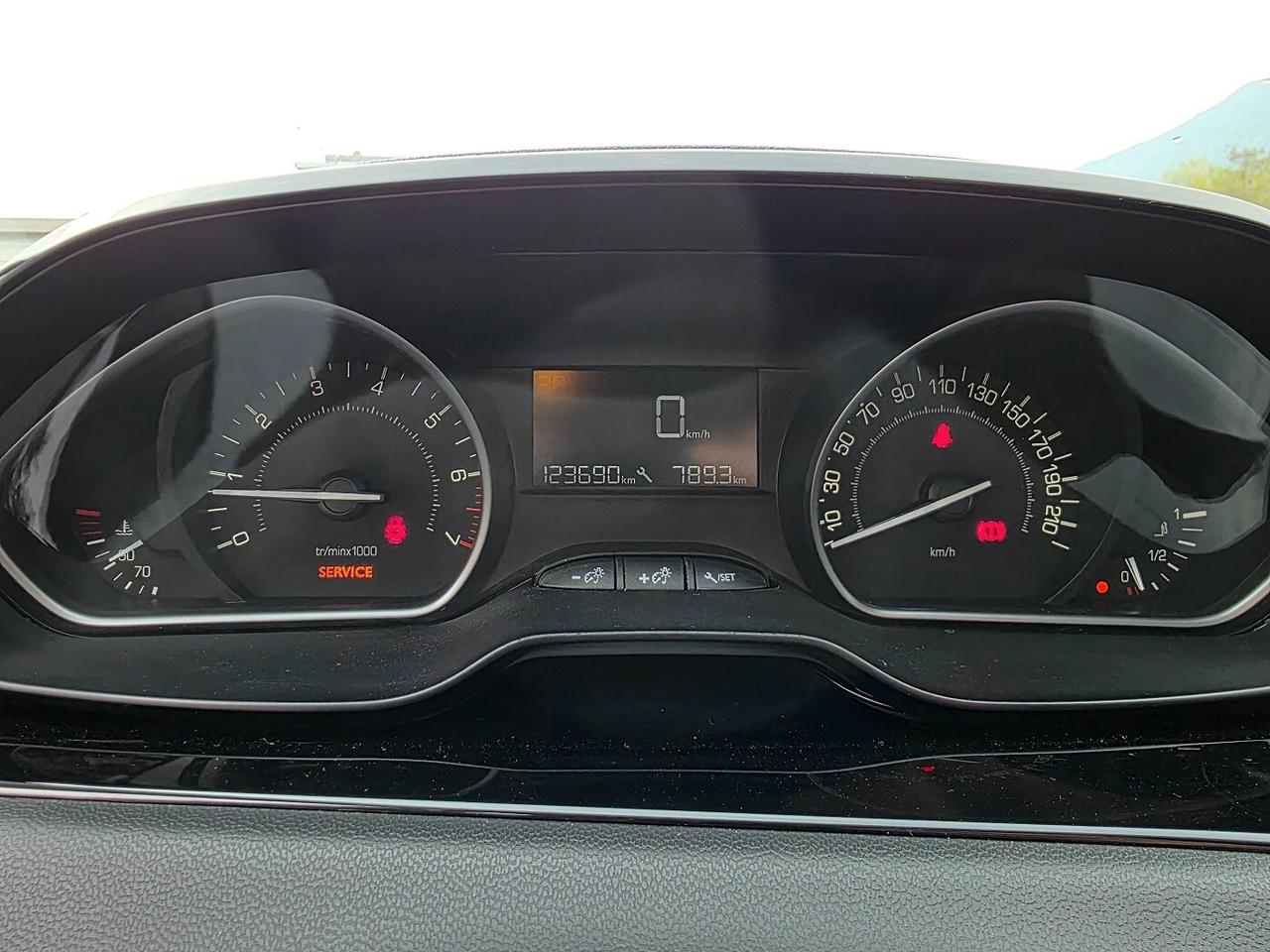 Peugeot 208 1.2 5 porte