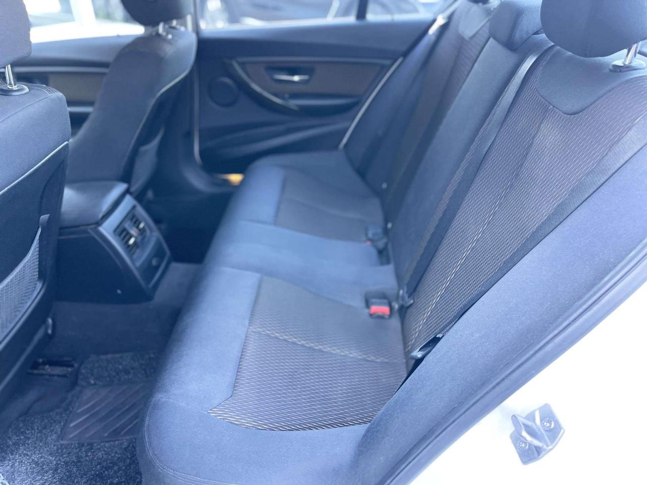 BMW 320 2.0 Benzina 184CV E6 - 2012