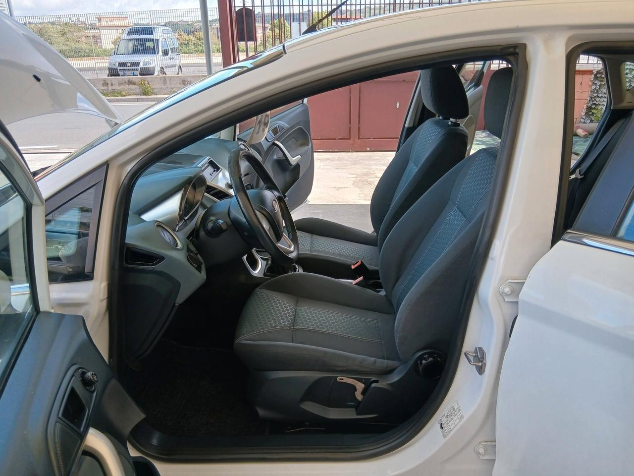 Ford Fiesta 1.2 benzina solo km71000 full 5p 09
