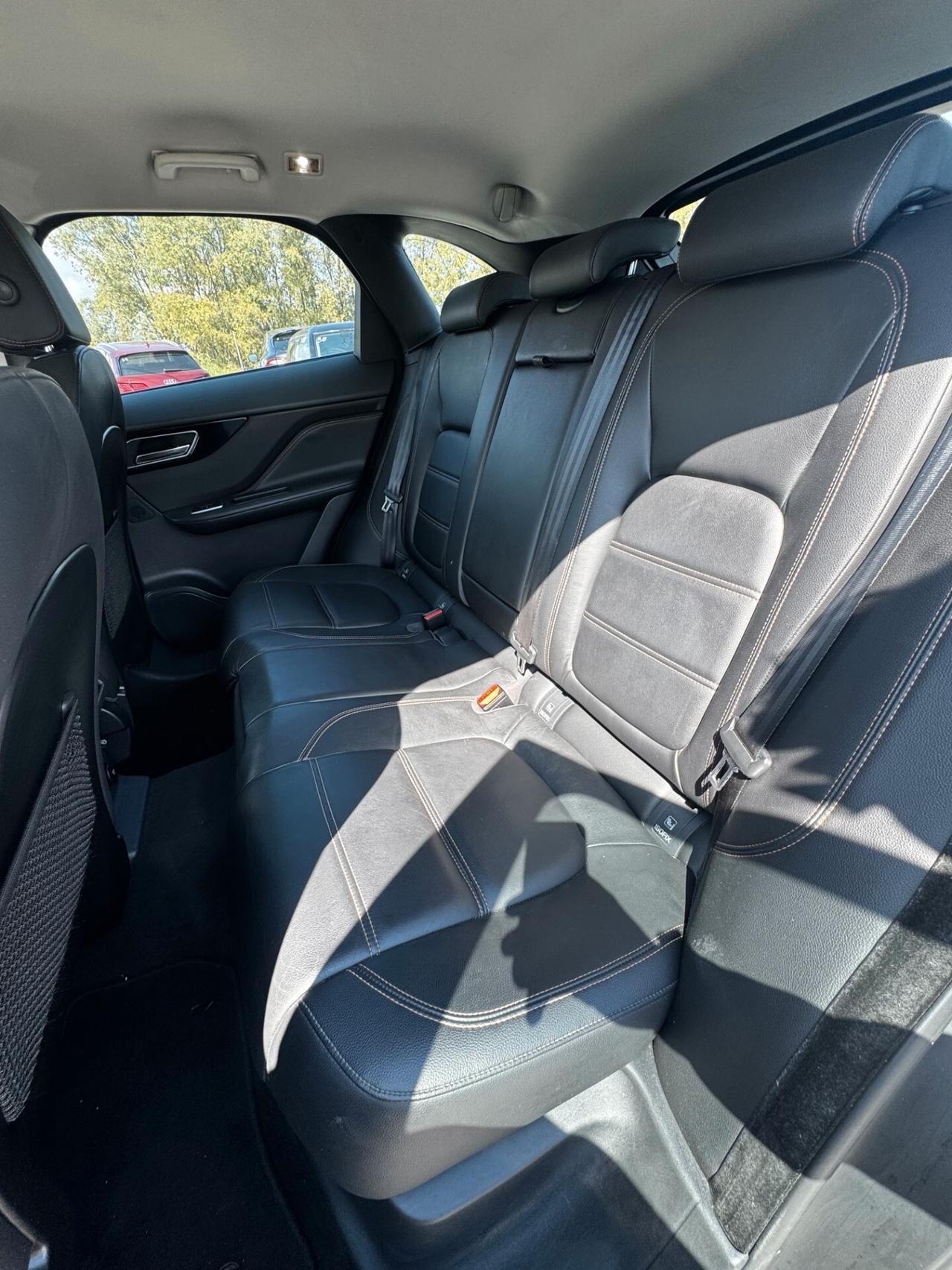 Jaguar F-Pace 2.0 D 180 CV AWD Portfolio