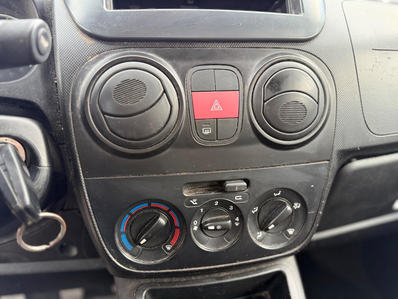 Peugeot Bipper 1.4D ok neopatentati 2011