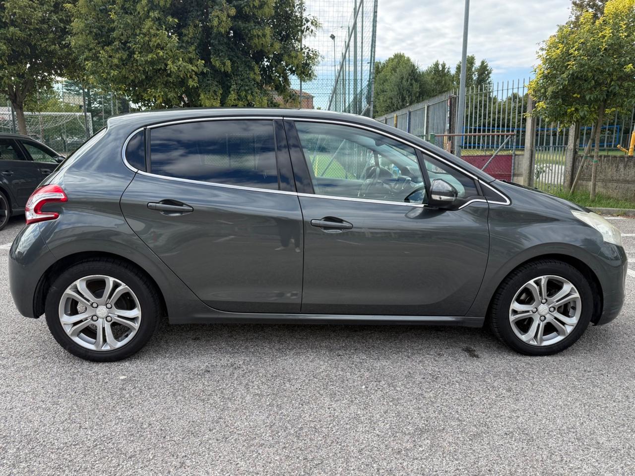 Peugeot 208 1.2 VTi 82 CV 5 porte Allure