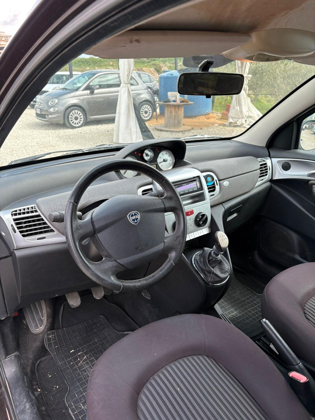 Lancia Ypsilon 1.2 69 CV Platino