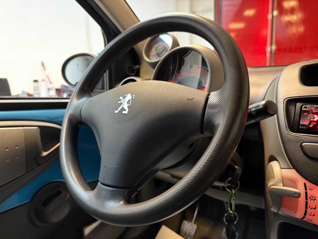 Peugeot 107 1.0 68CV 5p. Sweet Years NEOPATENTATI