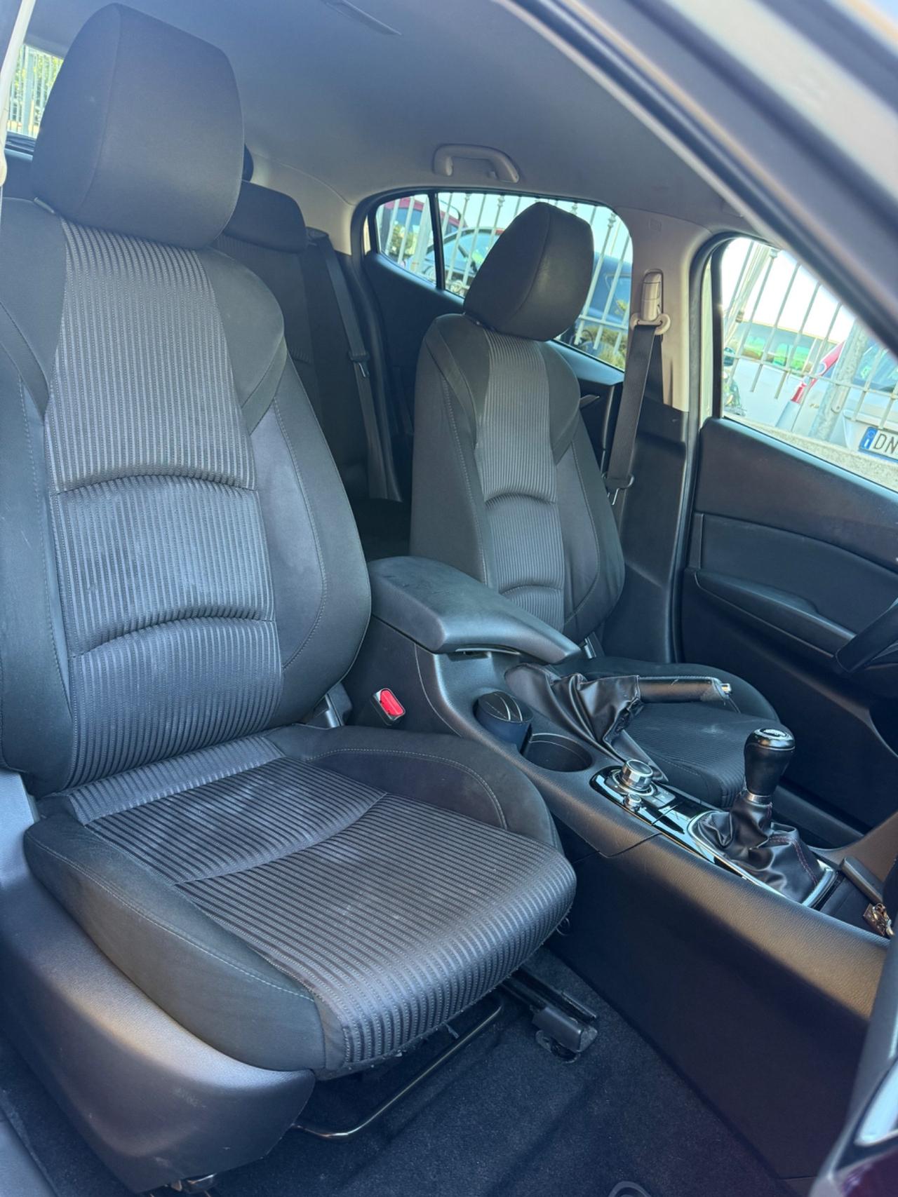 Mazda 3 Mazda3 1.5 Skyactiv-G Evolve