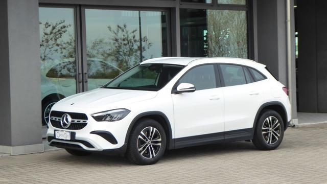 MERCEDES-BENZ GLA 180 d Automatic Progressive Advanced