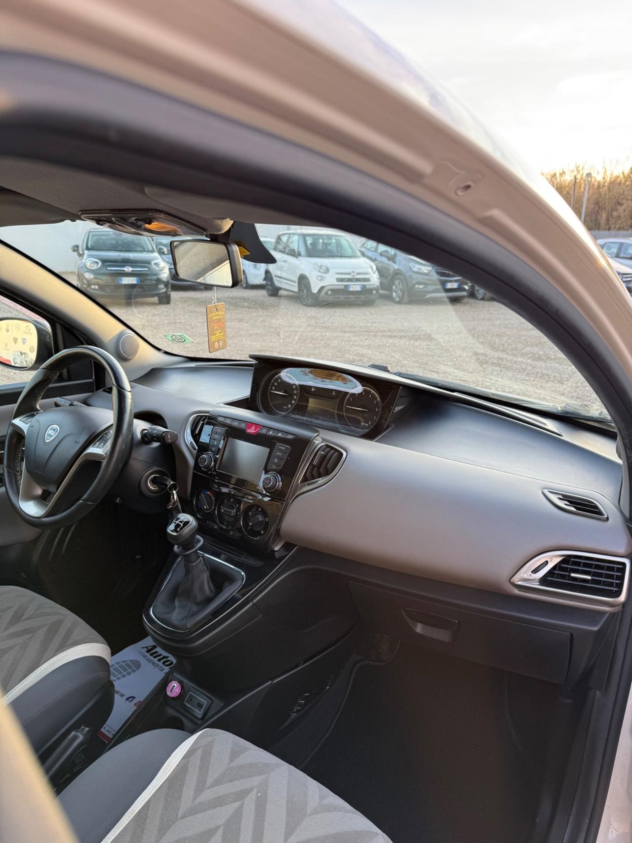 Lancia Ypsilon 1.2 69 CV 5 porte GPL Ecochic Gold