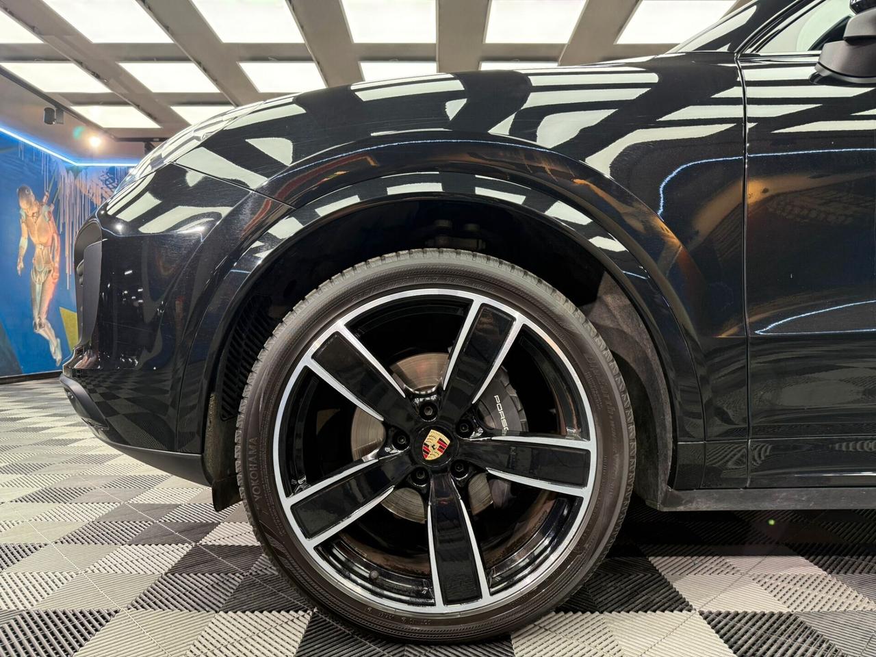 Porsche Cayenne Coupé Platinum Edition (260)
