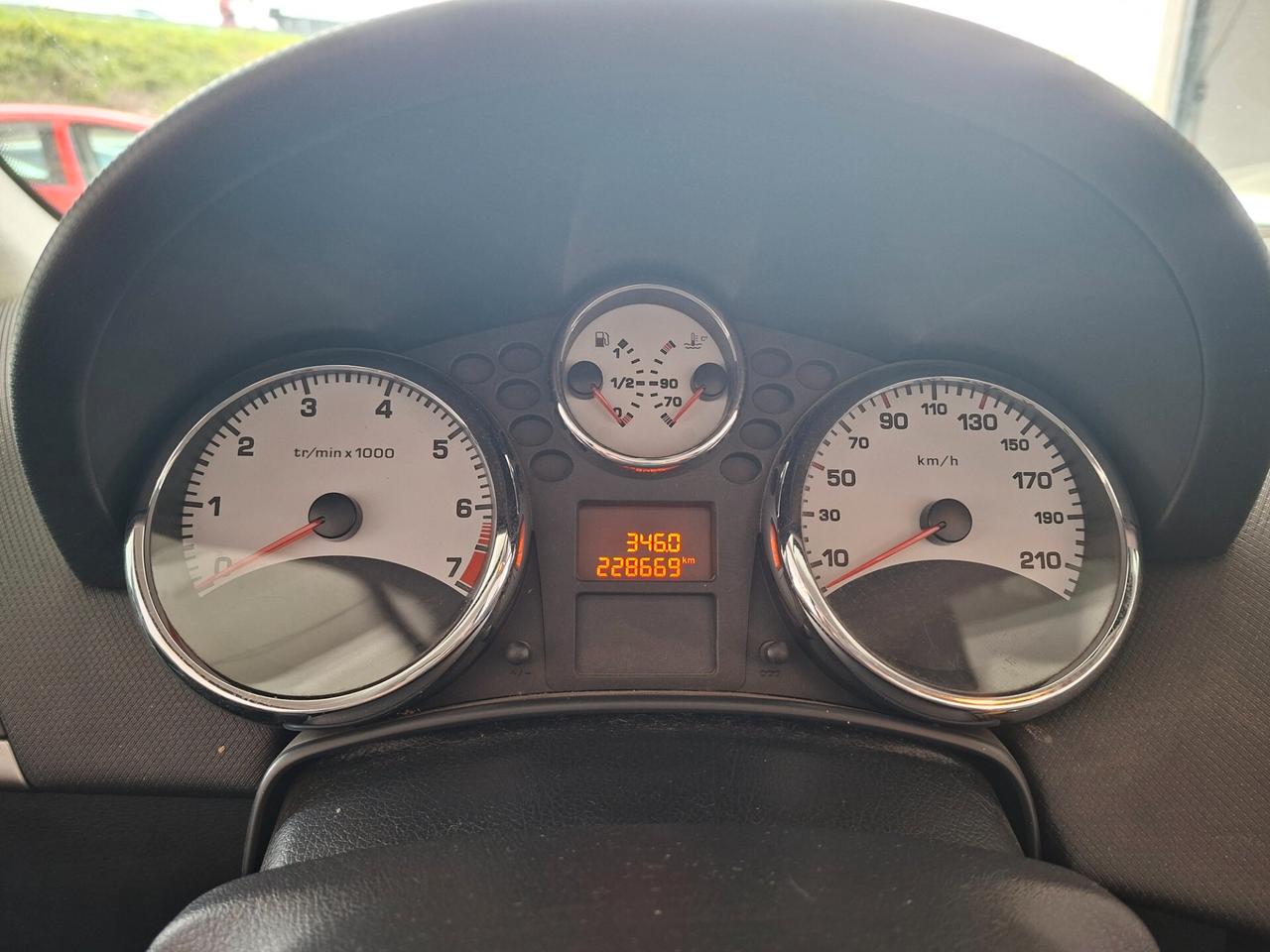 Peugeot 207 1.6 BENZINA / CABRIO / DA NEOPATENTATI
