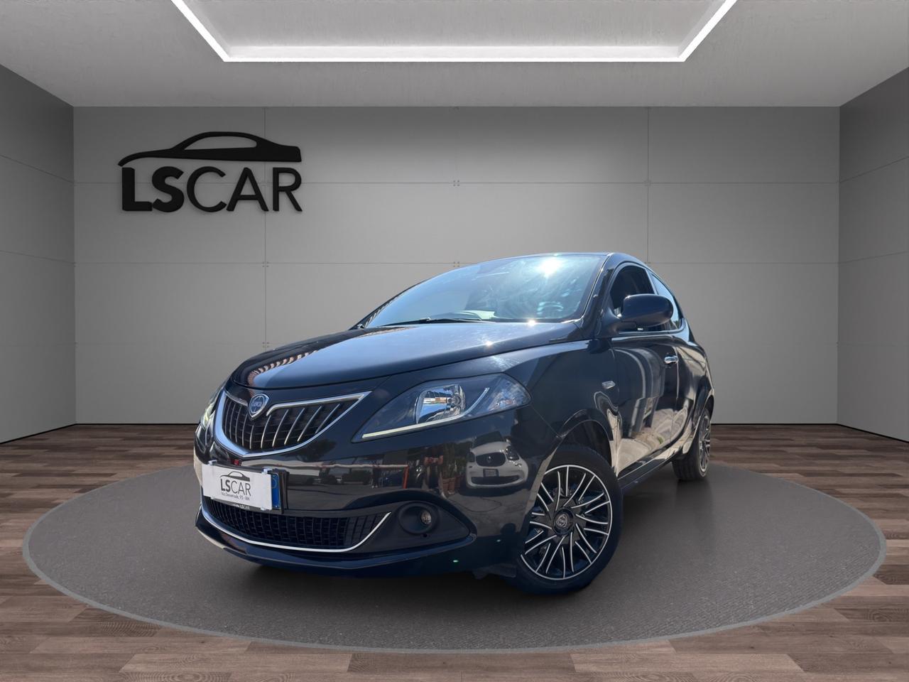 Lancia Ypsilon 1.0 Firefly Hybrid Gold