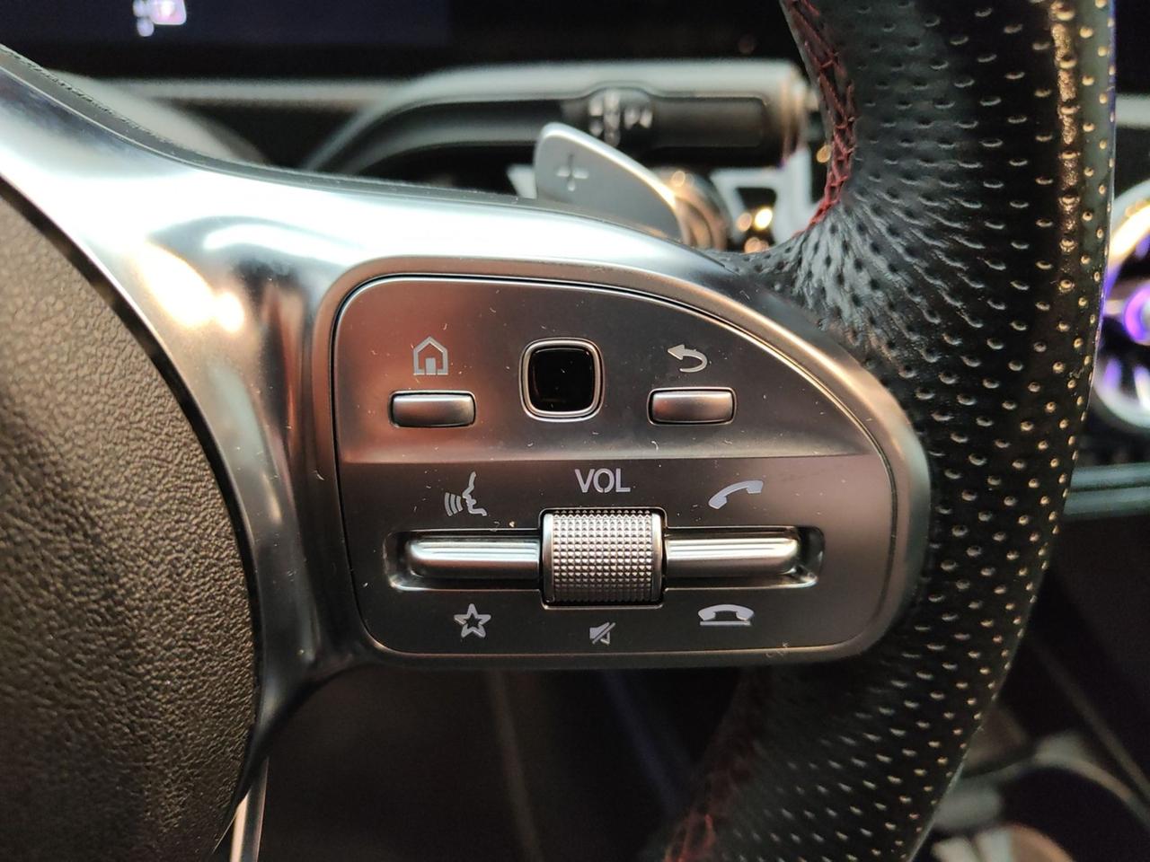 MERCEDES Classe A - W177 2018 A 180 D 116CV AMG LINE PREMIUM AUTO