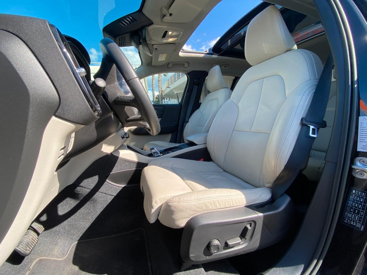 Volvo XC40 2.0 b3 Ultimate Dark Sport auto