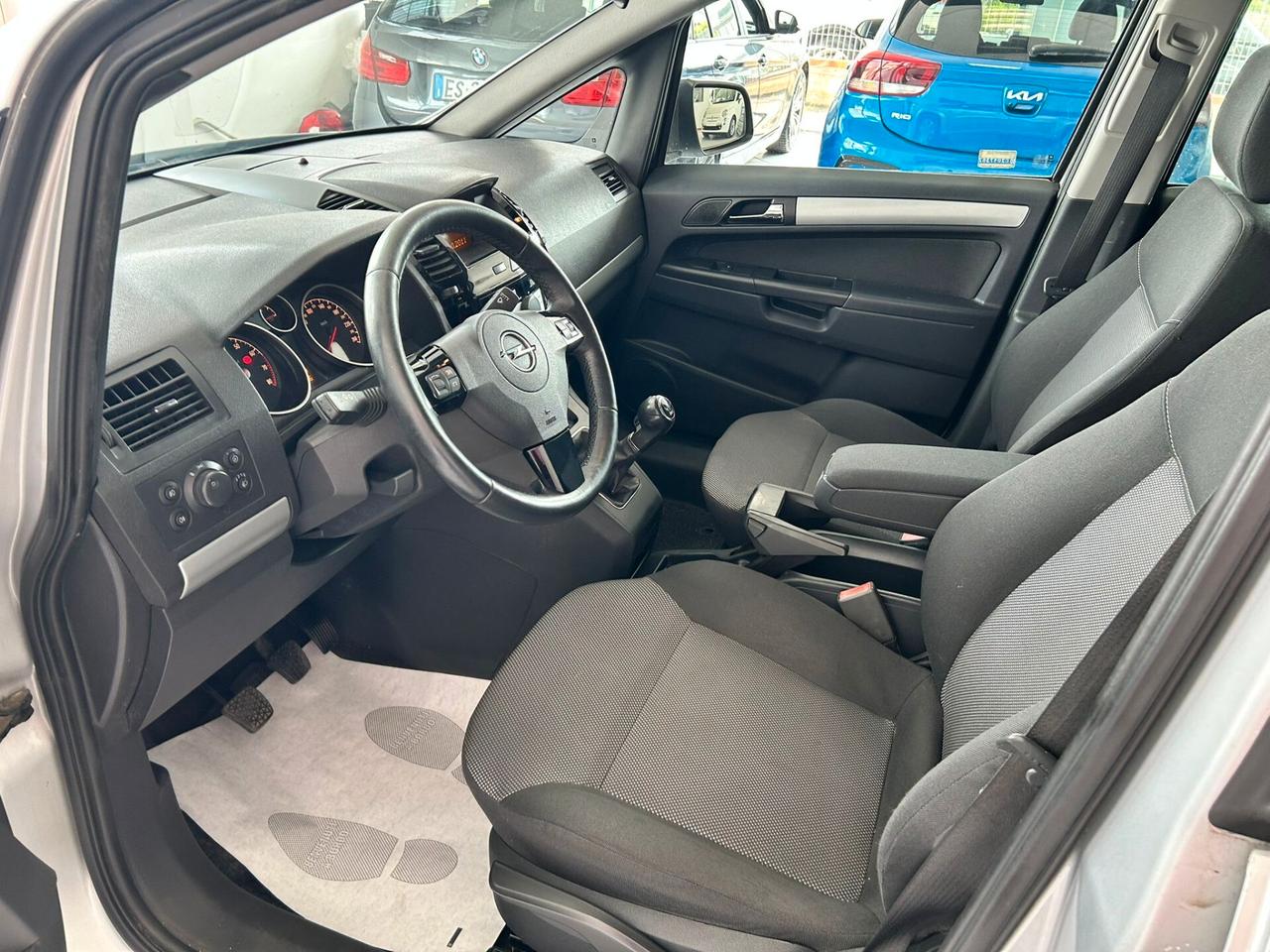 Opel Zafira 1.6 Turbo EcoM 7 POSTI 2011