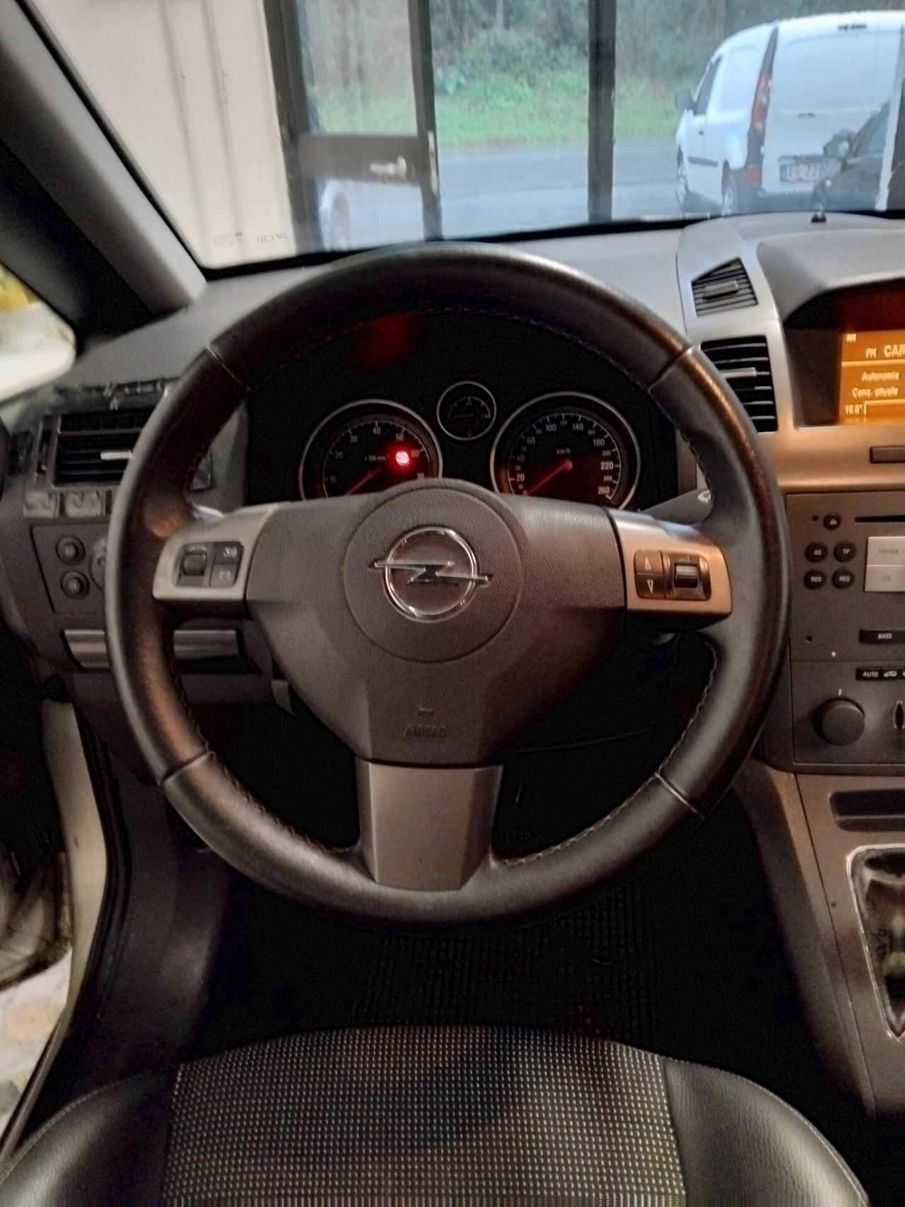 Opel Zafira 1.6 16V Twinport Cosmo