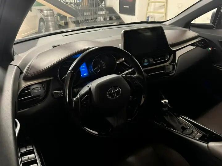 Toyota C-HR 1.8 Hybrid E-CVT Lounge