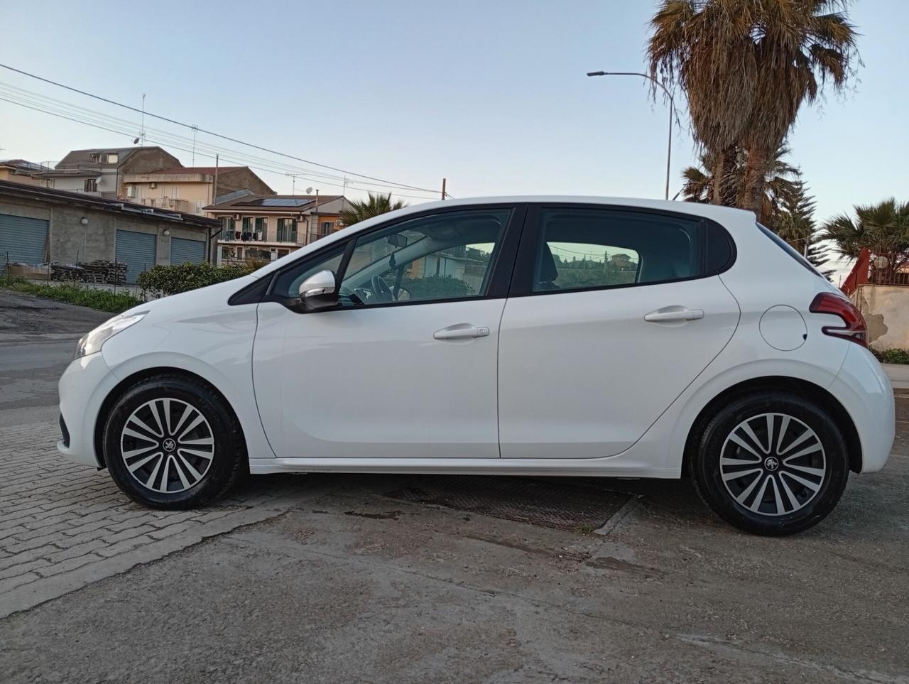 Peugeot 208 BlueHDi 75 S&S 5 porte Active