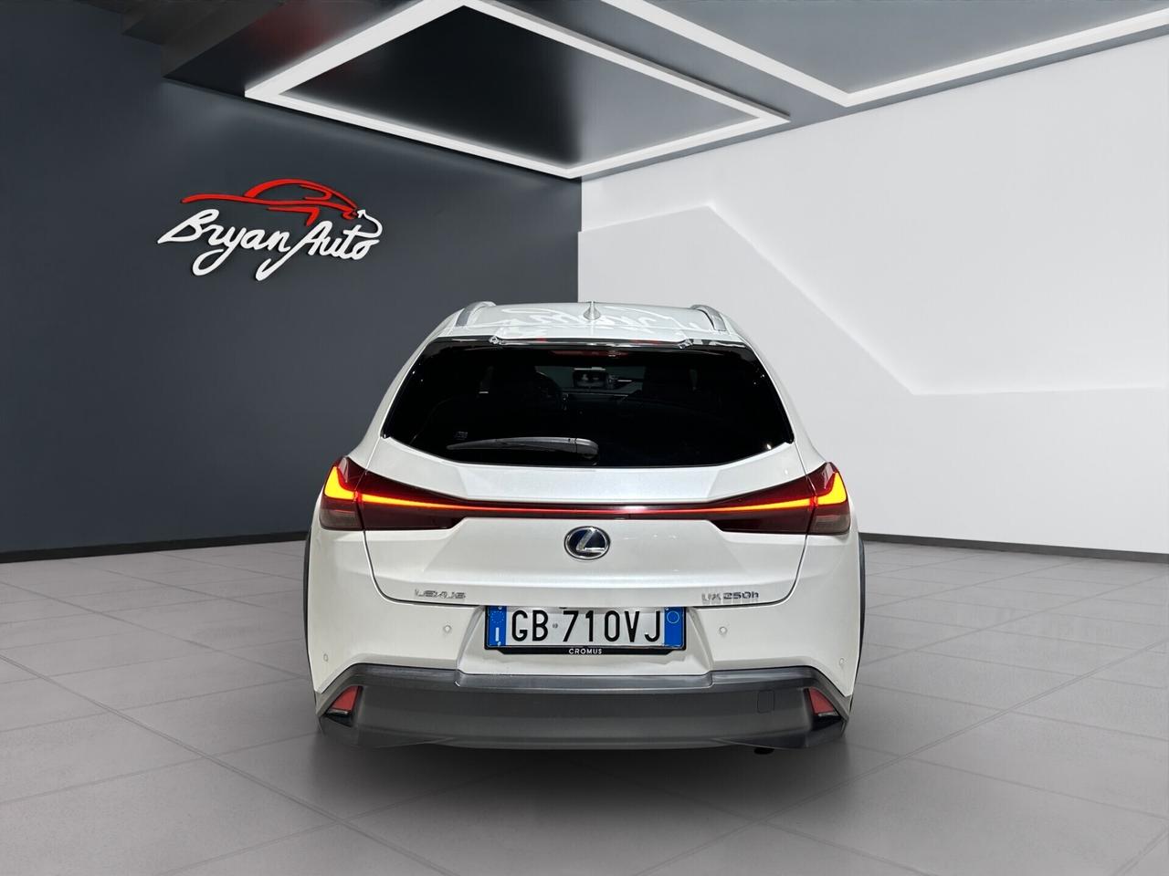 Lexus UX 250h 2.0 Luxury 2wd cvt