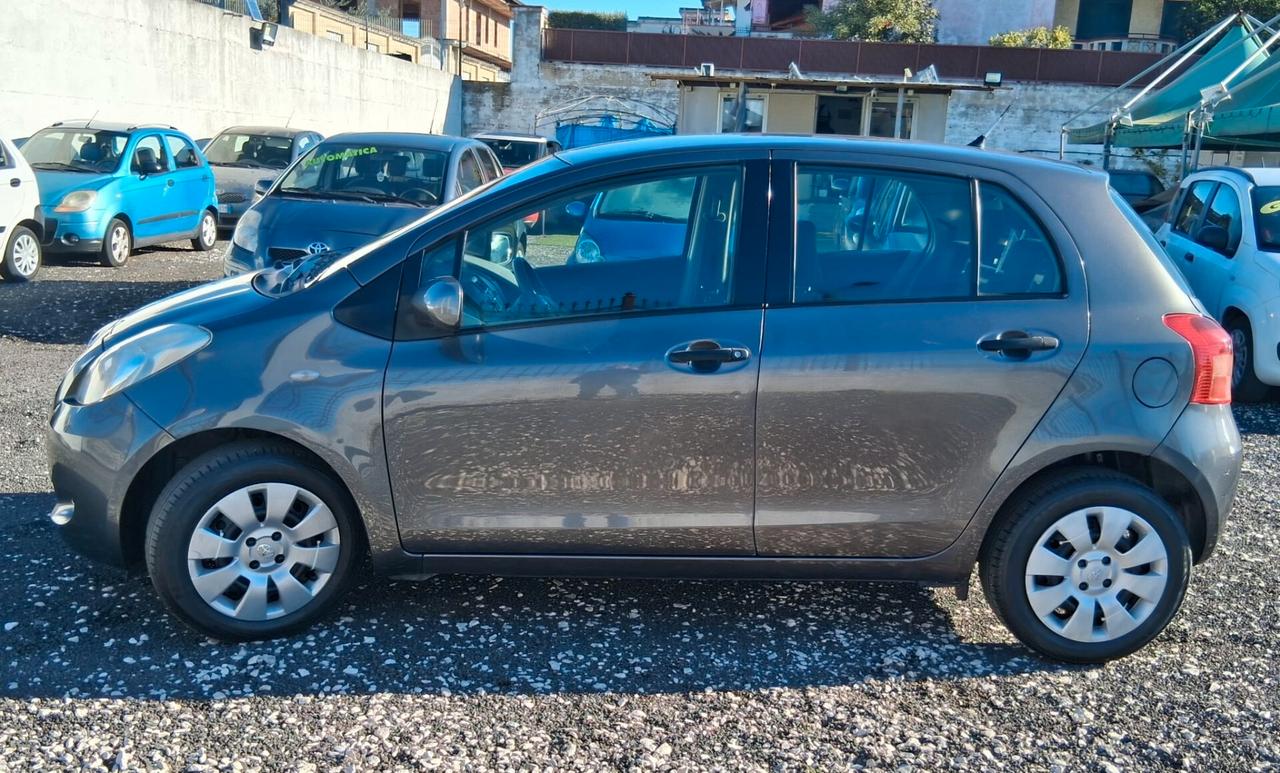 Toyota Yaris 1.0 5 porte Sol