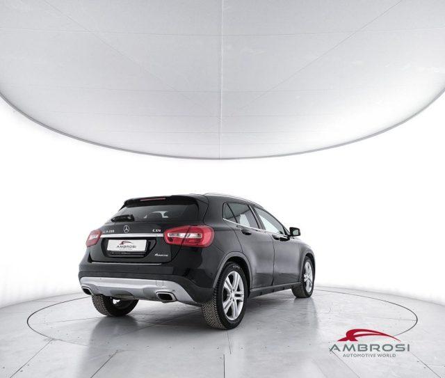 MERCEDES-BENZ GLA 200 200 d Automatic 4Matic Sport