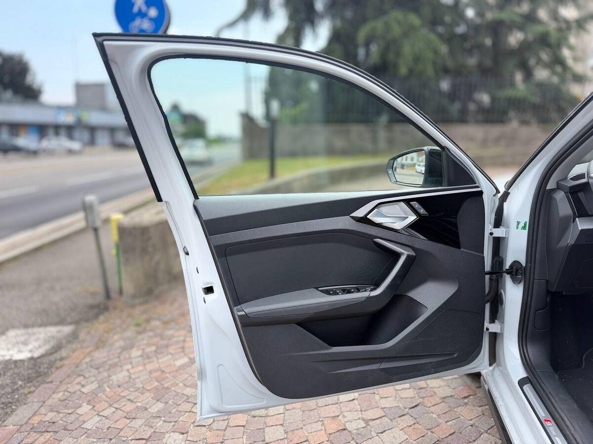 Audi A1 30 1.0 tfsi S line edition 116cv