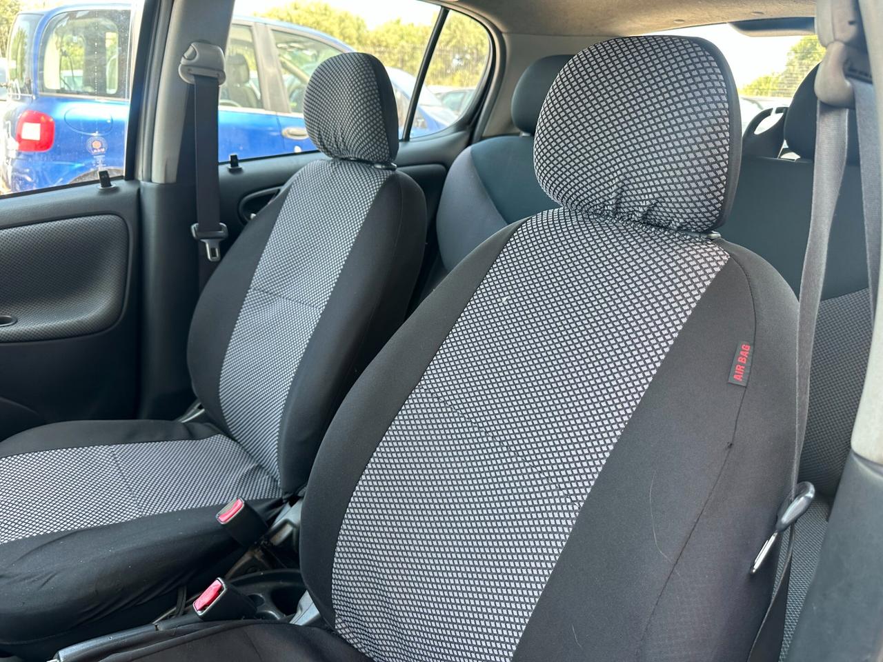 Toyota Yaris 1.4 tdi D-4D cat 5 porte