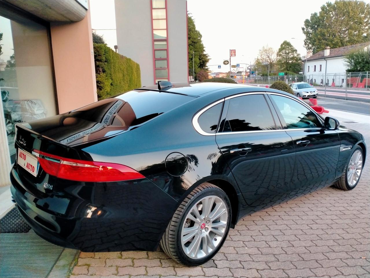 Jaguar XF 2.0D i4 180CV AWD PORTFOLIO MODEL YEAR 2019 MERIDIAN DIGITAL SOUND SYSTEM 380W