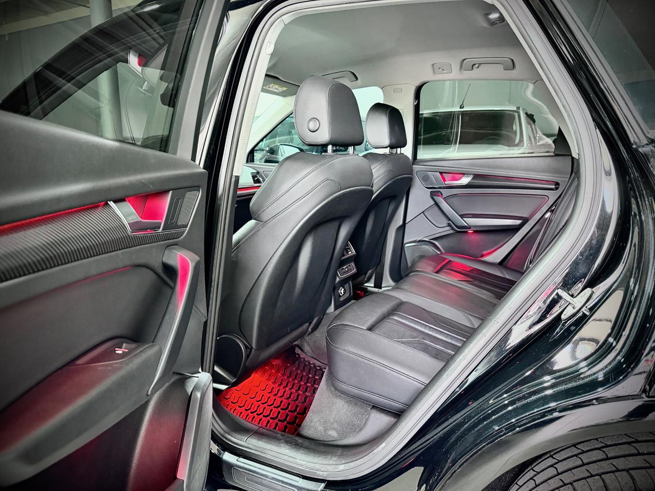 Audi Q5 2.0 TDI 190CV Total Black S-Line