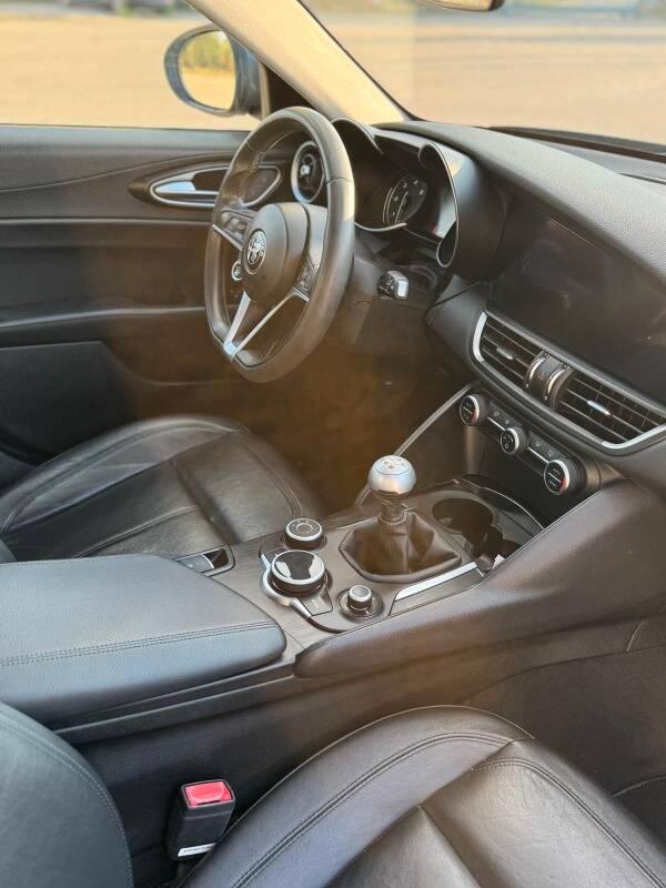 Alfa Romeo Giulia 2.2 t Giulia 150cv