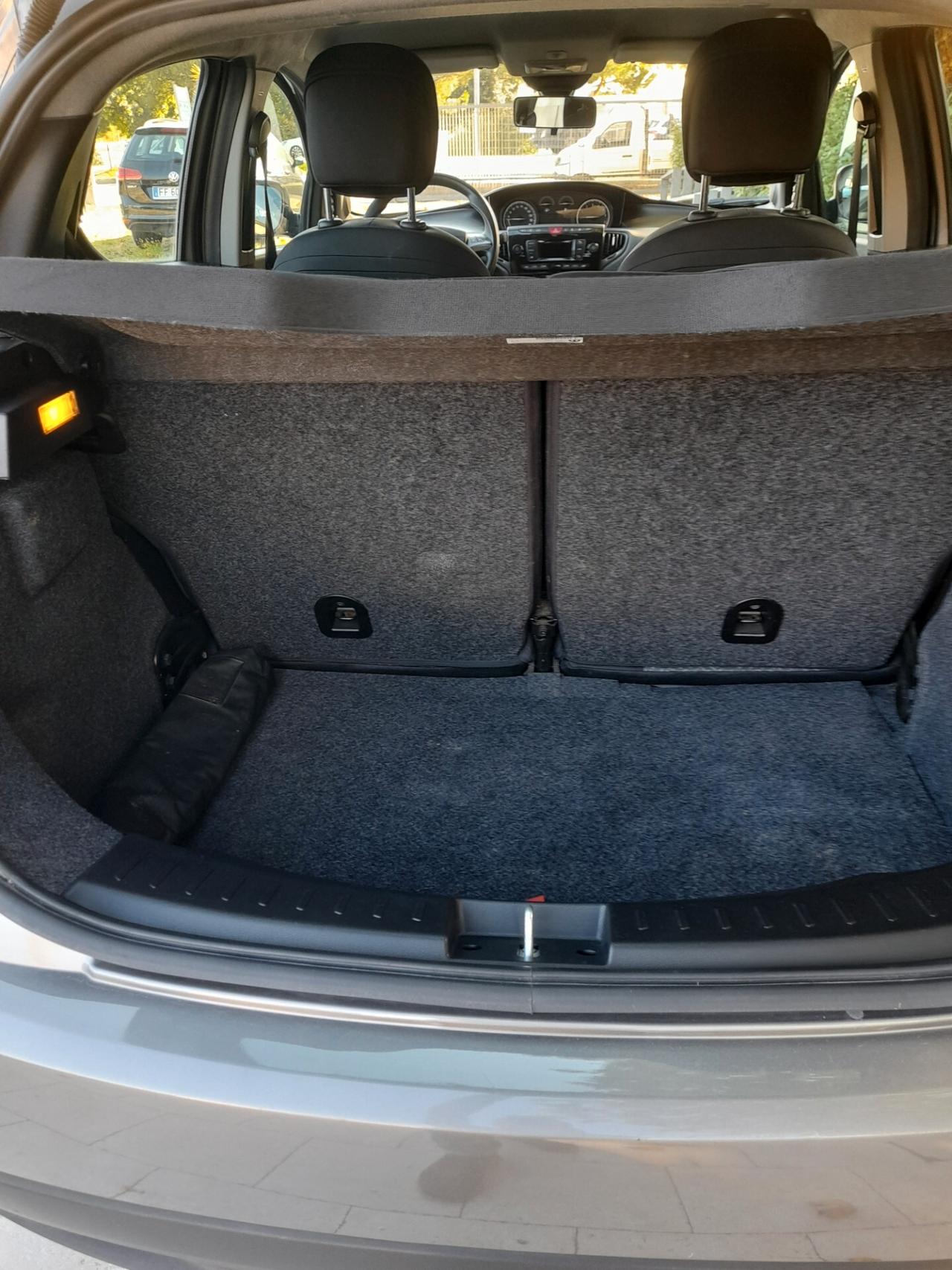 Lancia Ypsilon 1.0 Hybrid Gold