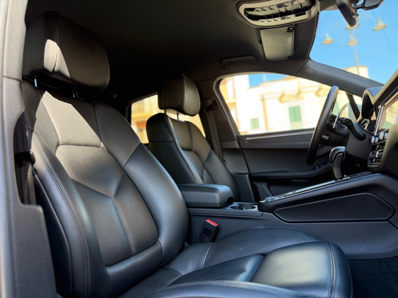 Porsche Macan 2.0 265 CV TURBO PDK GESSO SPORT CHRONO