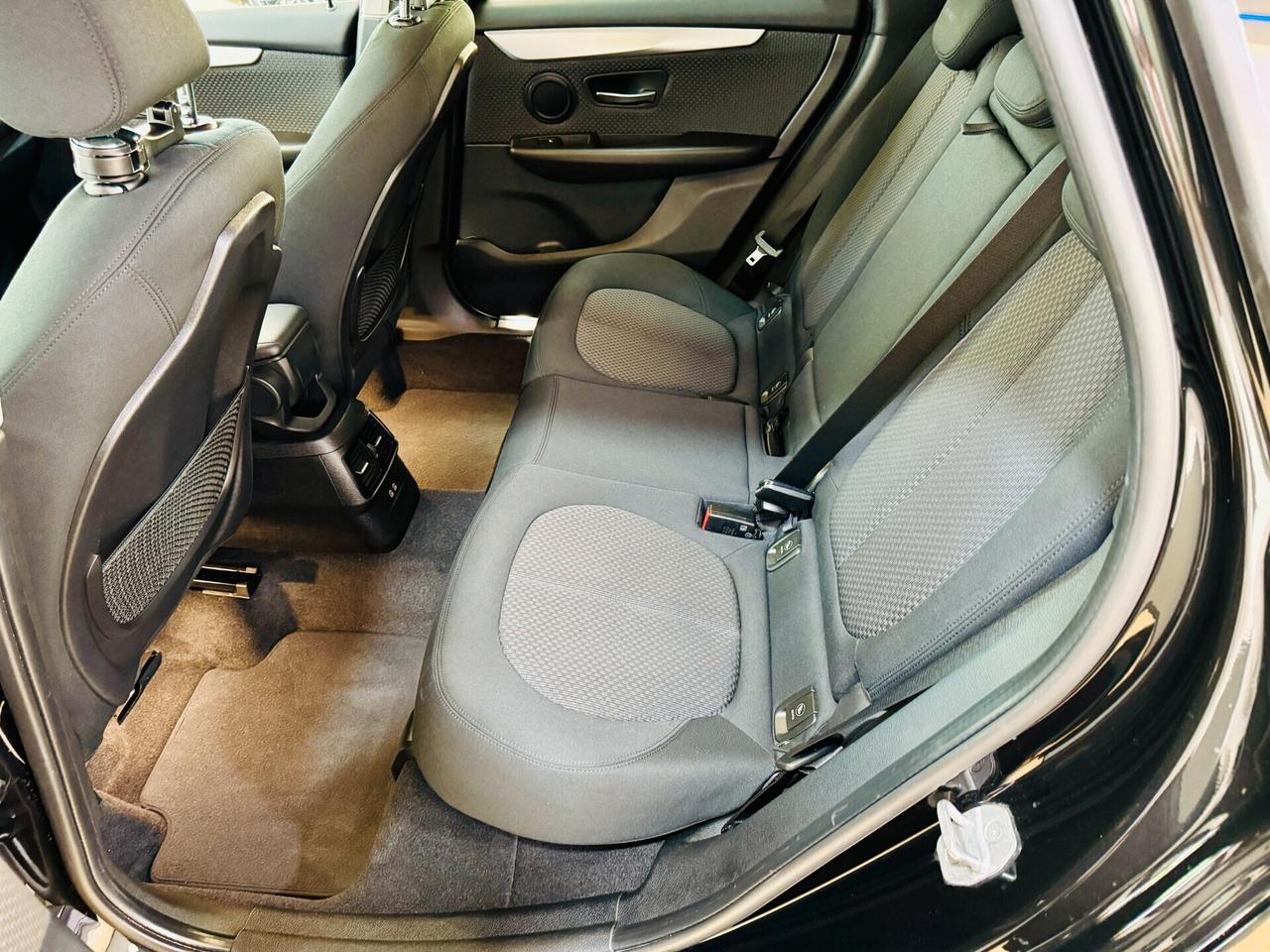 BMW 216d Active Tourer Sport / LED