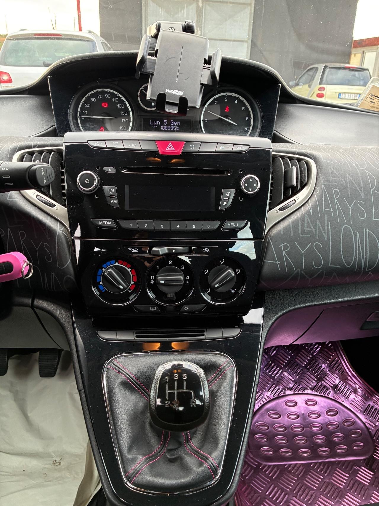 Lancia Ypsilon 1.2 69 CV 5 porte Platinum