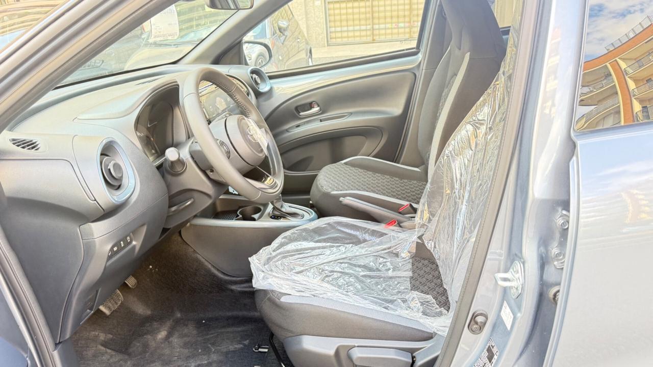Toyota Aygo X 1.0 VVT-i 72 CV 5 porte Lounge Air S-CVT LED NAVI KAMERA PDC CERCHI 16 CAR PLAY KM 0