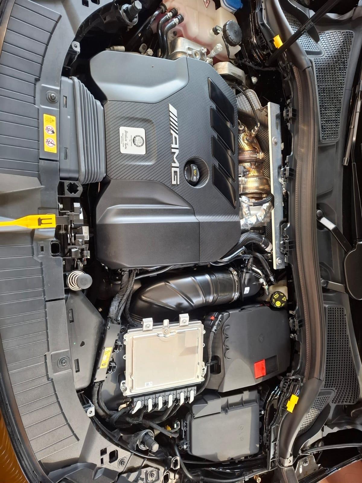 Mercedes-benz GLA 45 AMG 45S 4Matic+ Premium Plus racing