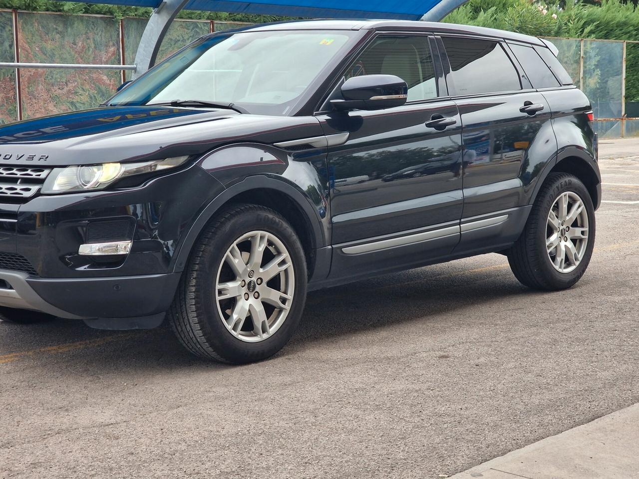 Land Rover Range Rover Evoque Range Rover Evoque 2.2 TD4 5p. Pure