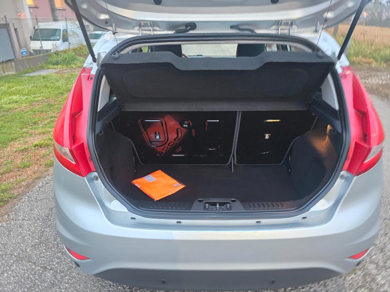 Ford Fiesta 1.2 Benzina con GARANZIA-NEOPATENTATI