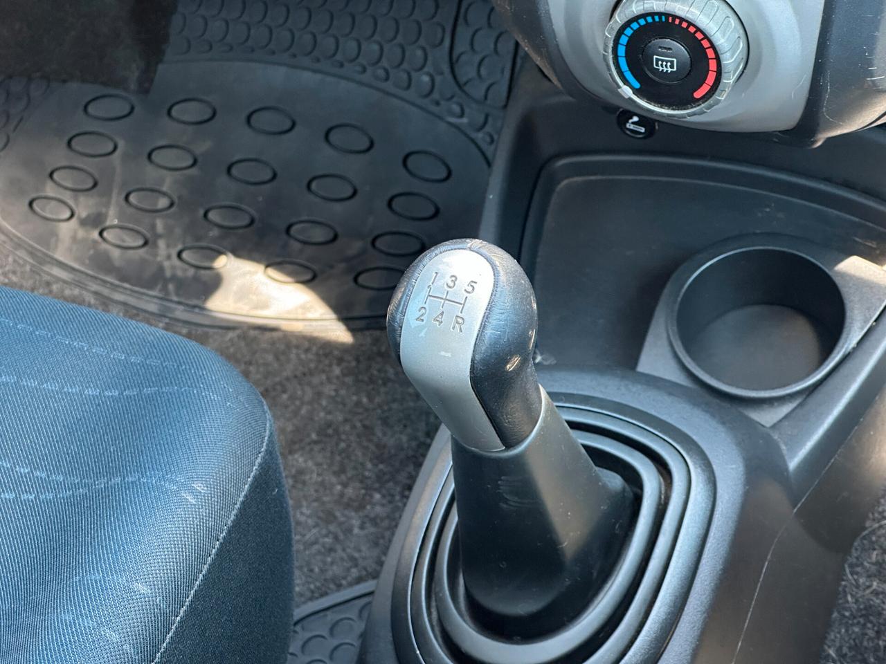 TOYOTA Yaris 1.0 5 porte Navi